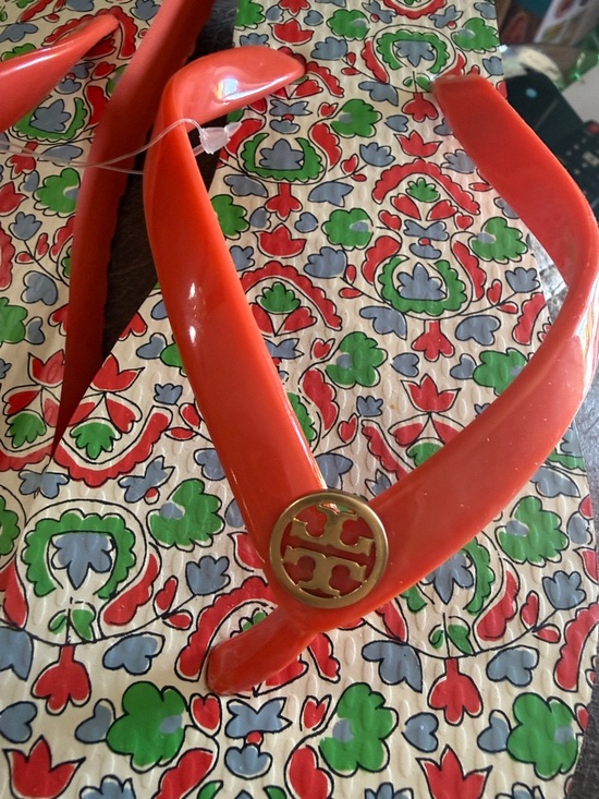 Tory Burch Red Strap Floral Print Logo Flip Flops - Picture 2 of 3